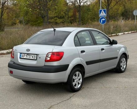 Сірий Кіа Ріо, об'ємом двигуна 1.4 л та пробігом 246 тис. км за 4300 $, фото 7 на Automoto.ua