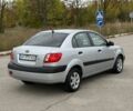 Сірий Кіа Ріо, об'ємом двигуна 1.4 л та пробігом 246 тис. км за 4300 $, фото 7 на Automoto.ua
