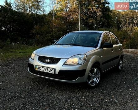 Серый Киа Рио, объемом двигателя 1.4 л и пробегом 219 тыс. км за 2800 $, фото 1 на Automoto.ua