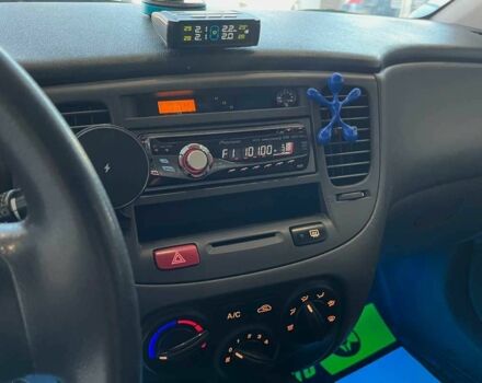 Сірий Кіа Ріо, об'ємом двигуна 1.4 л та пробігом 93 тис. км за 5600 $, фото 15 на Automoto.ua