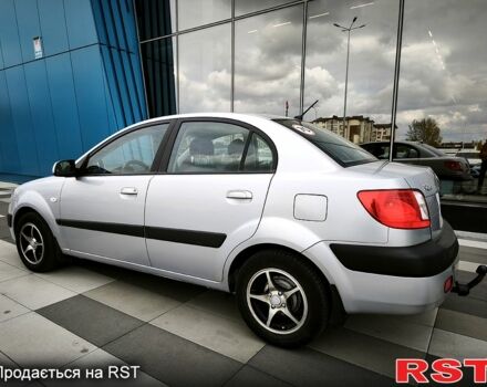 Серый Киа Рио, объемом двигателя 1.4 л и пробегом 220 тыс. км за 4500 $, фото 5 на Automoto.ua