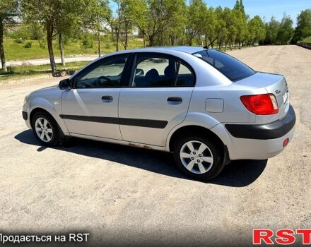 Серый Киа Рио, объемом двигателя 1.4 л и пробегом 242 тыс. км за 3600 $, фото 3 на Automoto.ua