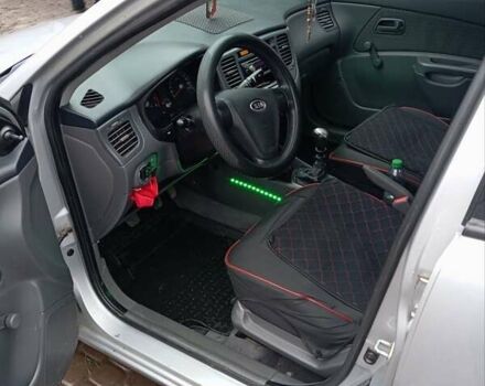 Сірий Кіа Ріо, об'ємом двигуна 1.4 л та пробігом 300 тис. км за 4000 $, фото 10 на Automoto.ua