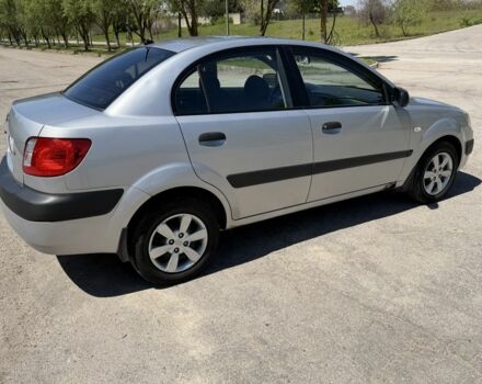 Серый Киа Рио, объемом двигателя 1.4 л и пробегом 242 тыс. км за 3600 $, фото 5 на Automoto.ua