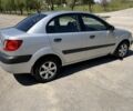 Серый Киа Рио, объемом двигателя 1.4 л и пробегом 242 тыс. км за 3600 $, фото 5 на Automoto.ua