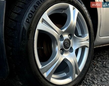 Серый Киа Рио, объемом двигателя 1.4 л и пробегом 219 тыс. км за 2800 $, фото 9 на Automoto.ua