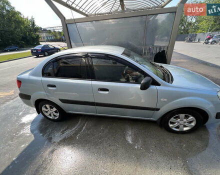 Серый Киа Рио, объемом двигателя 1.4 л и пробегом 177 тыс. км за 4400 $, фото 9 на Automoto.ua