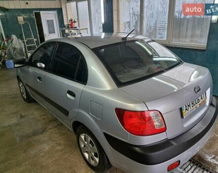 Серый Киа Рио, объемом двигателя 1.3 л и пробегом 345 тыс. км за 3300 $, фото 2 на Automoto.ua