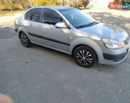 Серый Киа Рио, объемом двигателя 1.4 л и пробегом 240 тыс. км за 4100 $, фото 5 на Automoto.ua