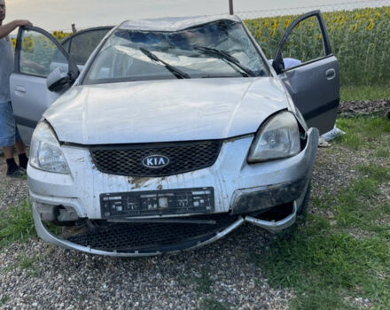 Серый Киа Рио, объемом двигателя 1.4 л и пробегом 229 тыс. км за 1741 $, фото 2 на Automoto.ua