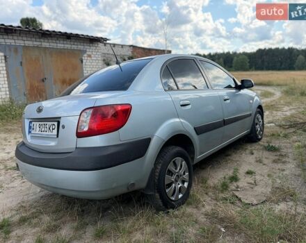 Серый Киа Рио, объемом двигателя 1.4 л и пробегом 240 тыс. км за 3250 $, фото 5 на Automoto.ua