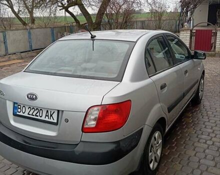 Сірий Кіа Ріо, об'ємом двигуна 1.4 л та пробігом 300 тис. км за 4000 $, фото 6 на Automoto.ua