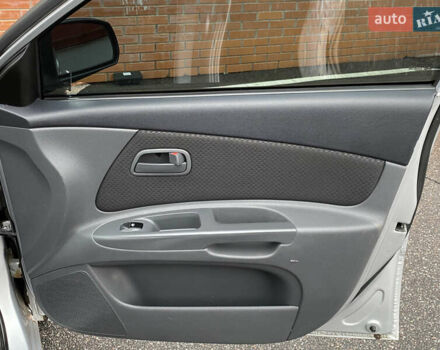 Серый Киа Рио, объемом двигателя 1.4 л и пробегом 179 тыс. км за 3999 $, фото 37 на Automoto.ua