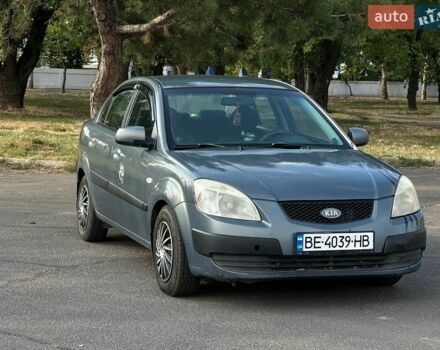 Сірий Кіа Ріо, об'ємом двигуна 1.49 л та пробігом 300 тис. км за 3700 $, фото 1 на Automoto.ua