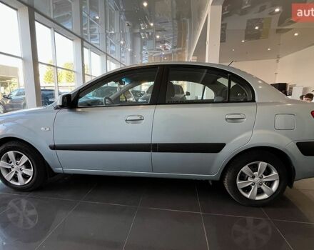 Серый Киа Рио, объемом двигателя 1.4 л и пробегом 93 тыс. км за 5600 $, фото 3 на Automoto.ua