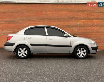 Серый Киа Рио, объемом двигателя 1.4 л и пробегом 179 тыс. км за 4250 $, фото 17 на Automoto.ua