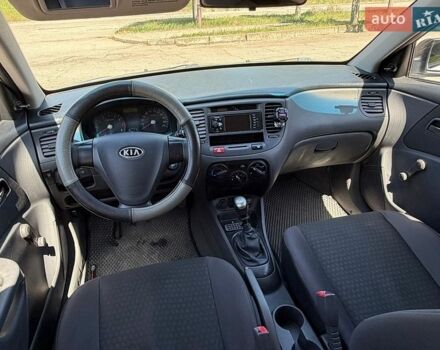 Серый Киа Рио, объемом двигателя 1.4 л и пробегом 242 тыс. км за 3600 $, фото 15 на Automoto.ua