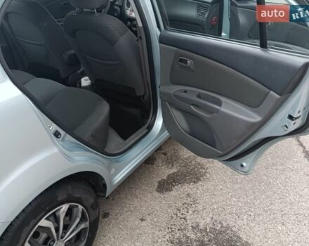Серый Киа Рио, объемом двигателя 1.4 л и пробегом 240 тыс. км за 4300 $, фото 7 на Automoto.ua