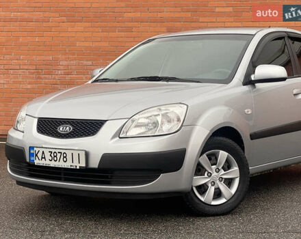 Серый Киа Рио, объемом двигателя 1.4 л и пробегом 179 тыс. км за 4250 $, фото 1 на Automoto.ua