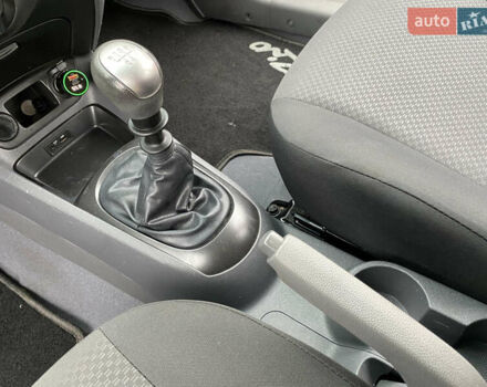 Серый Киа Рио, объемом двигателя 1.4 л и пробегом 179 тыс. км за 4250 $, фото 45 на Automoto.ua