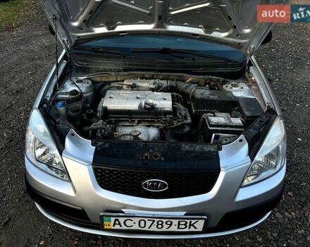 Серый Киа Рио, объемом двигателя 1.4 л и пробегом 219 тыс. км за 2800 $, фото 8 на Automoto.ua