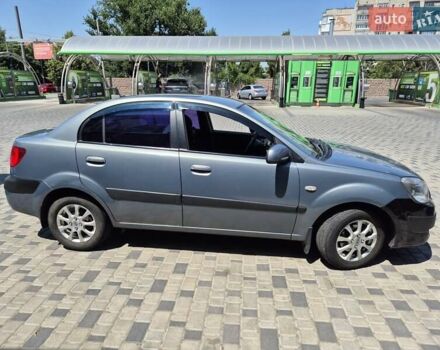 Серый Киа Рио, объемом двигателя 1.4 л и пробегом 208 тыс. км за 4000 $, фото 7 на Automoto.ua