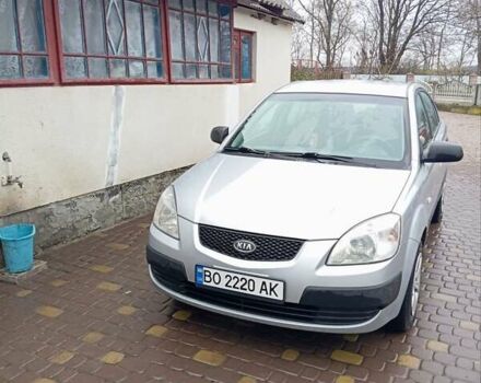 Сірий Кіа Ріо, об'ємом двигуна 1.4 л та пробігом 300 тис. км за 4000 $, фото 7 на Automoto.ua