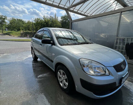 Серый Киа Рио, объемом двигателя 1.4 л и пробегом 177 тыс. км за 4400 $, фото 3 на Automoto.ua