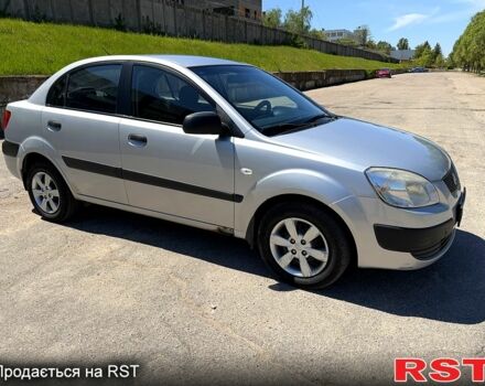 Серый Киа Рио, объемом двигателя 1.4 л и пробегом 242 тыс. км за 3600 $, фото 6 на Automoto.ua
