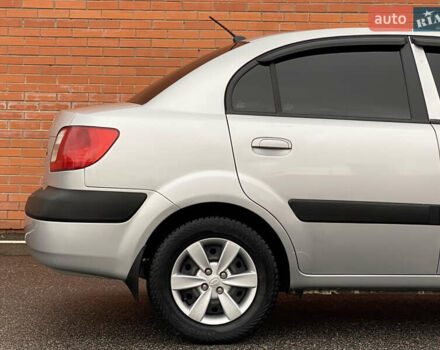 Сірий Кіа Ріо, об'ємом двигуна 1.4 л та пробігом 179 тис. км за 4350 $, фото 15 на Automoto.ua