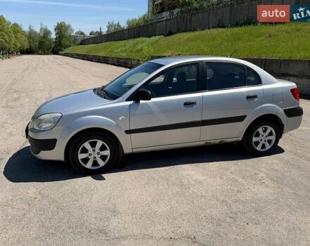Серый Киа Рио, объемом двигателя 1.4 л и пробегом 242 тыс. км за 3600 $, фото 3 на Automoto.ua