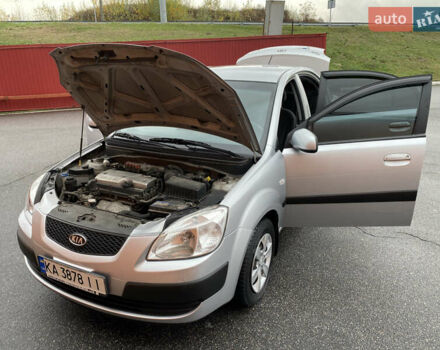 Серый Киа Рио, объемом двигателя 1.4 л и пробегом 179 тыс. км за 4250 $, фото 25 на Automoto.ua