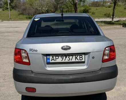 Серый Киа Рио, объемом двигателя 1.4 л и пробегом 242 тыс. км за 3600 $, фото 4 на Automoto.ua