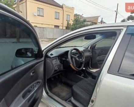 Сірий Кіа Ріо, об'ємом двигуна 1.4 л та пробігом 100 тис. км за 4600 $, фото 5 на Automoto.ua