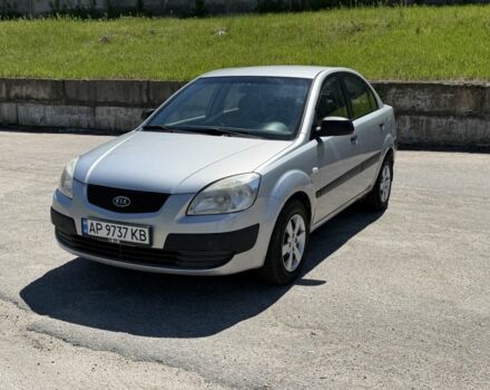 Серый Киа Рио, объемом двигателя 1.4 л и пробегом 242 тыс. км за 3600 $, фото 1 на Automoto.ua