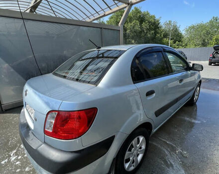 Серый Киа Рио, объемом двигателя 1.4 л и пробегом 177 тыс. км за 4400 $, фото 10 на Automoto.ua