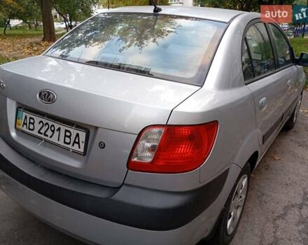 Серый Киа Рио, объемом двигателя 1.4 л и пробегом 232 тыс. км за 3200 $, фото 5 на Automoto.ua