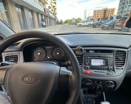 Сірий Кіа Ріо, об'ємом двигуна 1.4 л та пробігом 135 тис. км за 5900 $, фото 6 на Automoto.ua