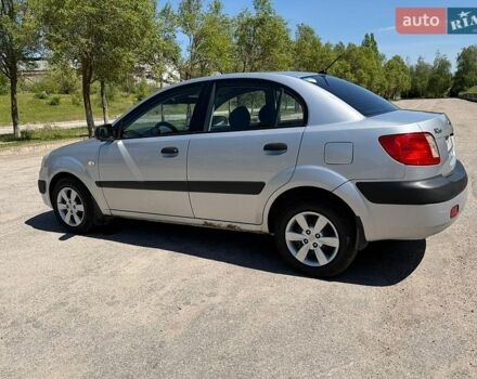 Серый Киа Рио, объемом двигателя 1.4 л и пробегом 242 тыс. км за 3600 $, фото 5 на Automoto.ua
