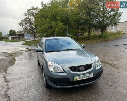 Серый Киа Рио, объемом двигателя 1.49 л и пробегом 189 тыс. км за 5300 $, фото 2 на Automoto.ua