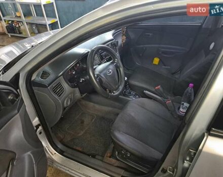 Серый Киа Рио, объемом двигателя 1.3 л и пробегом 345 тыс. км за 3300 $, фото 9 на Automoto.ua