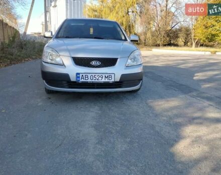Серый Киа Рио, объемом двигателя 1.4 л и пробегом 240 тыс. км за 4100 $, фото 4 на Automoto.ua