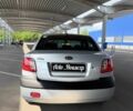 Серый Киа Рио, объемом двигателя 1.4 л и пробегом 243 тыс. км за 4200 $, фото 5 на Automoto.ua
