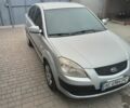 Сірий Кіа Ріо, об'ємом двигуна 1.4 л та пробігом 260 тис. км за 4100 $, фото 1 на Automoto.ua