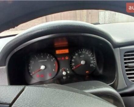 Сірий Кіа Ріо, об'ємом двигуна 1.4 л та пробігом 100 тис. км за 4600 $, фото 4 на Automoto.ua