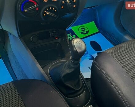 Серый Киа Рио, объемом двигателя 1.4 л и пробегом 93 тыс. км за 5600 $, фото 16 на Automoto.ua