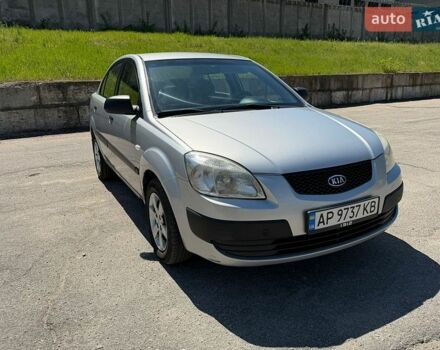 Серый Киа Рио, объемом двигателя 1.4 л и пробегом 242 тыс. км за 3600 $, фото 14 на Automoto.ua