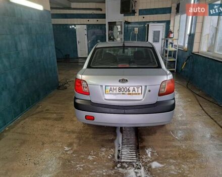 Серый Киа Рио, объемом двигателя 1.3 л и пробегом 345 тыс. км за 3300 $, фото 3 на Automoto.ua