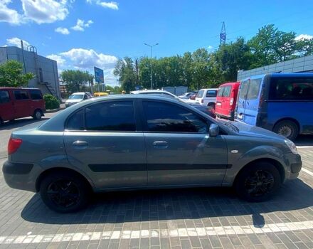 Серый Киа Рио, объемом двигателя 1.5 л и пробегом 163 тыс. км за 4000 $, фото 2 на Automoto.ua