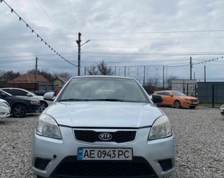 Сірий Кіа Ріо, об'ємом двигуна 1.4 л та пробігом 390 тис. км за 2999 $, фото 1 на Automoto.ua